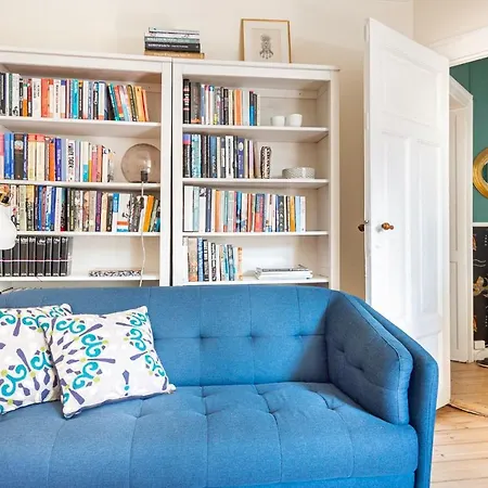 Neat & Exquisite Frederiksberg 2 Bedrooms *
