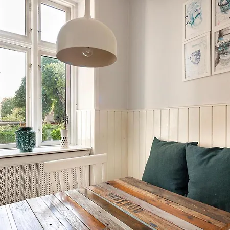 Neat & Exquisite Frederiksberg 2 Bedrooms Apartman