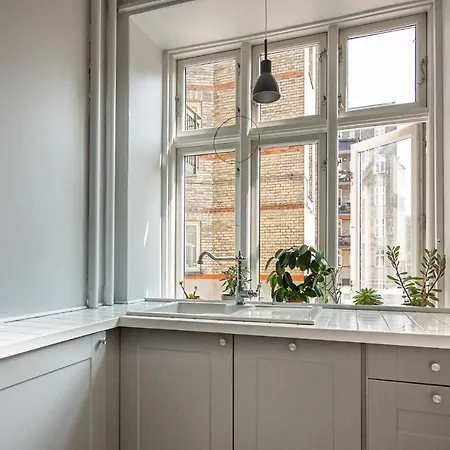 Neat & Exquisite Frederiksberg 2 Bedrooms Apartment